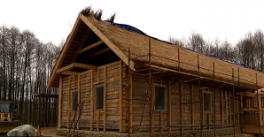 Пад Мінскам узнаўляюць стогадовы паазерскі хутар